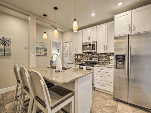 St. Petersburg Home 989681