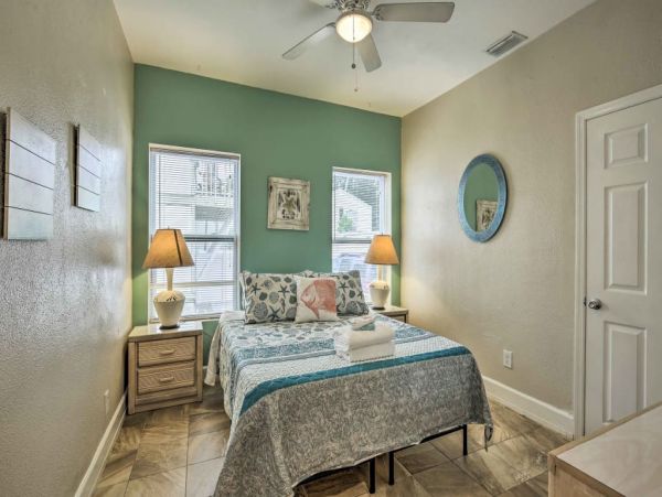 St. Petersburg Home 989681