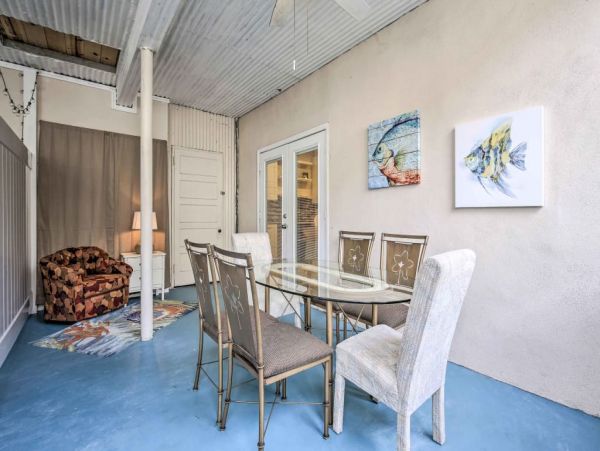 St. Petersburg Home 989681