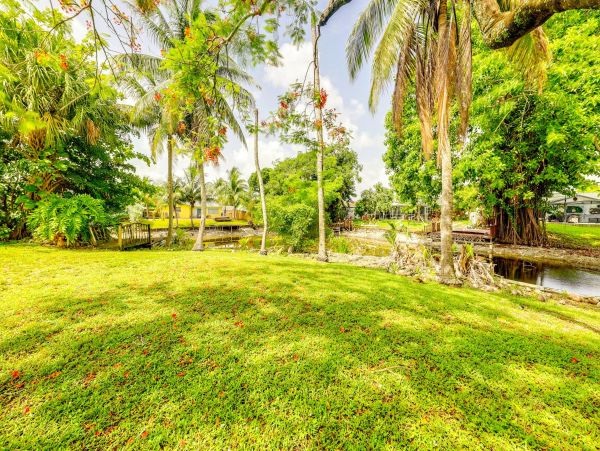 Fort Lauderdale Vacation Rental with Private Pool - Florida Canal Front Home