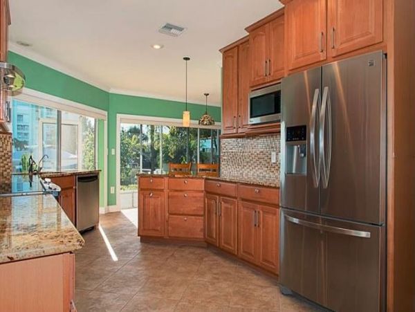 St. Petersburg Home 989693