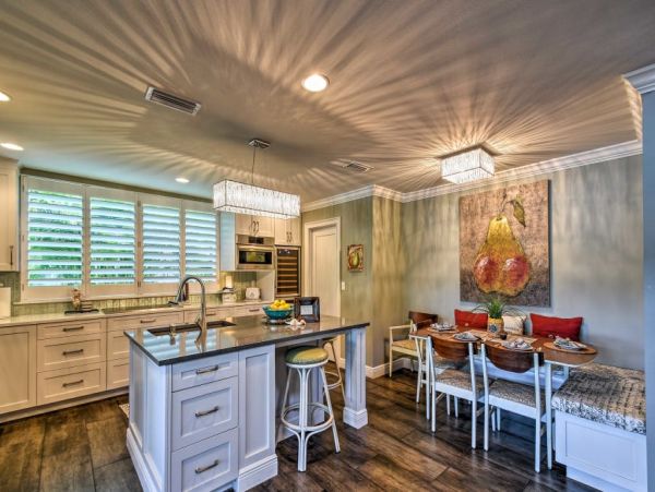 St. Petersburg Home 989696