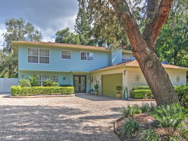 St. Petersburg Home 989699
