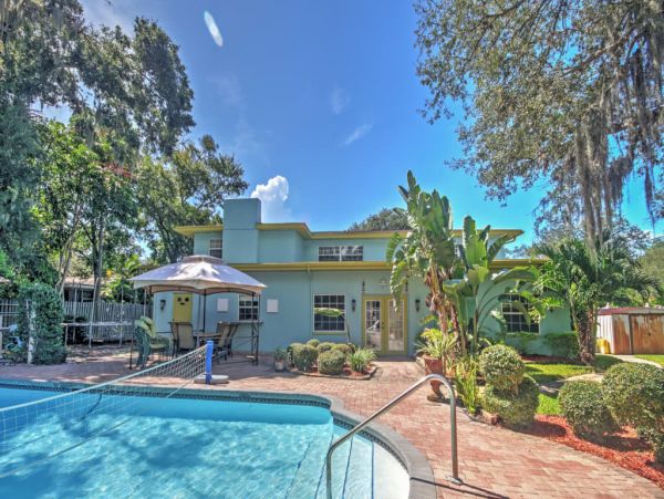 St. Petersburg Home 989699