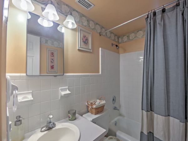 St. Petersburg Home 989699