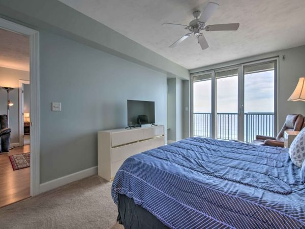 Daytona Beach Home 989704