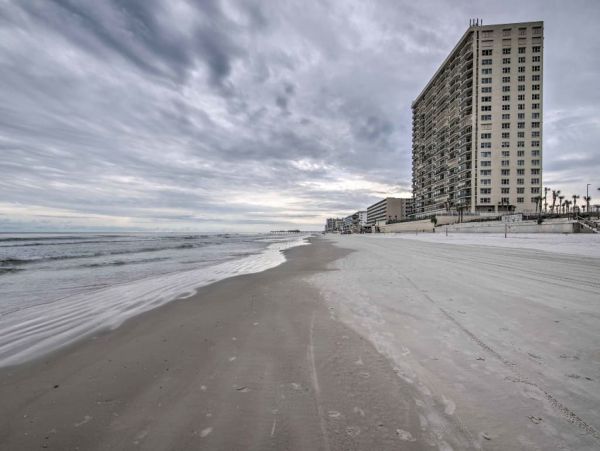 Daytona Beach Home 989704