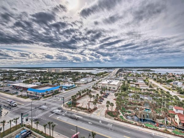 Daytona Beach Home 989704