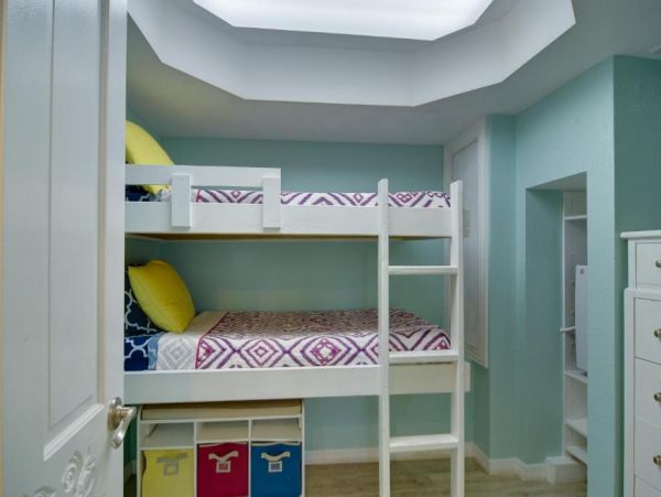 Seven Bedroom Vacation Rental Just Steps to the Beach