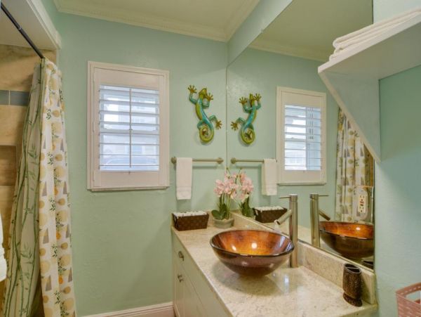 Seven Bedroom Vacation Rental Just Steps to the Beach