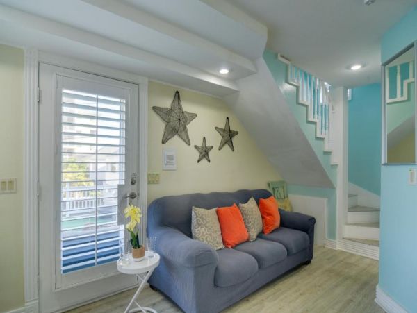 Seven Bedroom Vacation Rental Just Steps to the Beach