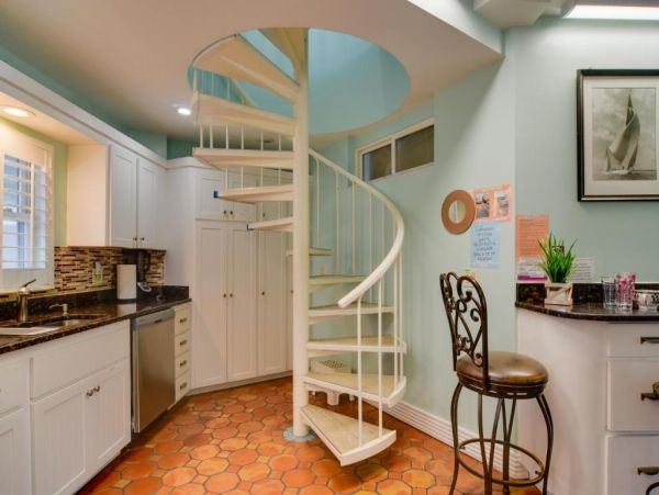 Seven Bedroom Vacation Rental Just Steps to the Beach