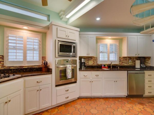Seven Bedroom Vacation Rental Just Steps to the Beach