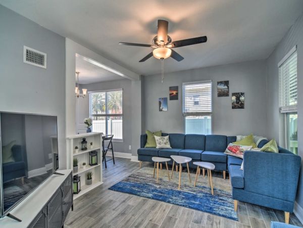 St. Petersburg Home 989734