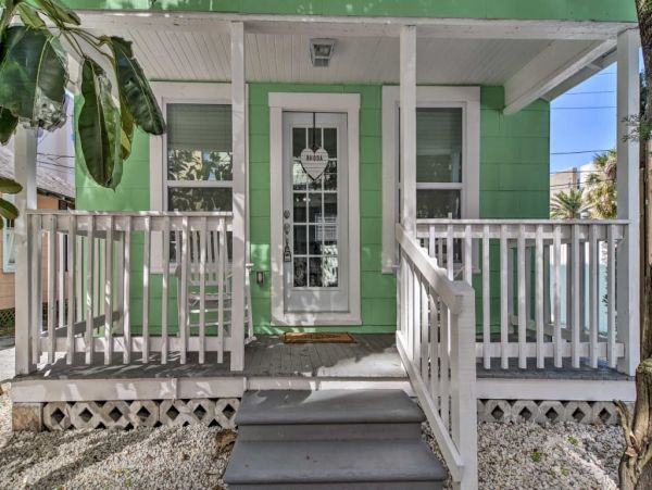 St. Petersburg Home 989734