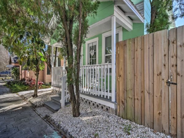 St. Petersburg Home 989734