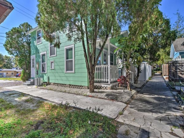 St. Petersburg Home 989734