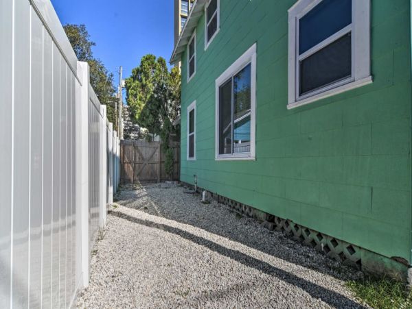 St. Petersburg Home 989734