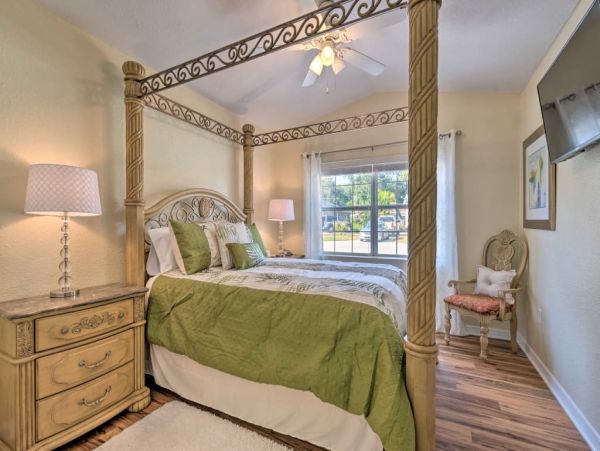 Daytona Beach Home 989735