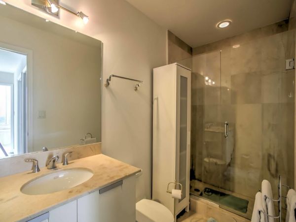 Hollywood Home 989741