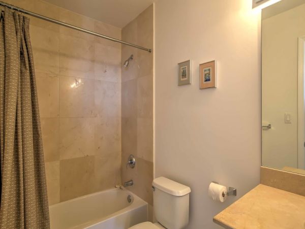 Hollywood Home 989741