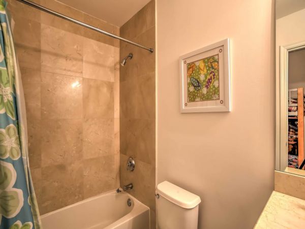 Hollywood Home 989741