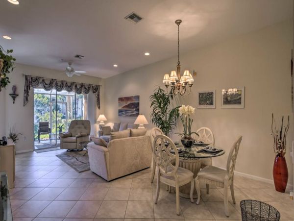 Naples Home 989742