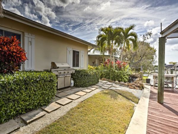 Cape Coral Home 989744