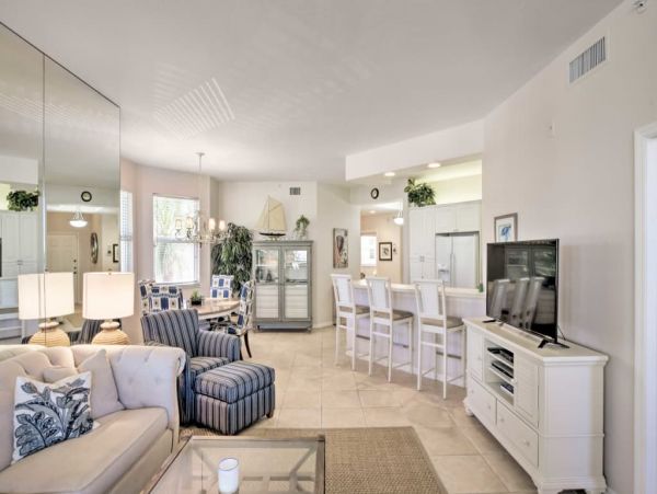 Naples Home 989756