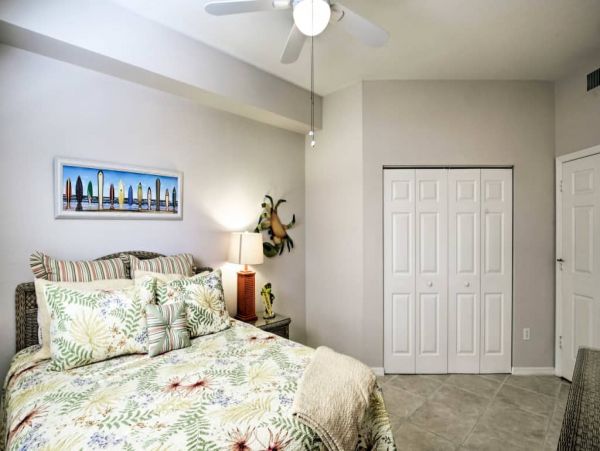 Naples Home 989756