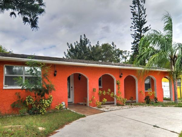 St. Petersburg Home 989758