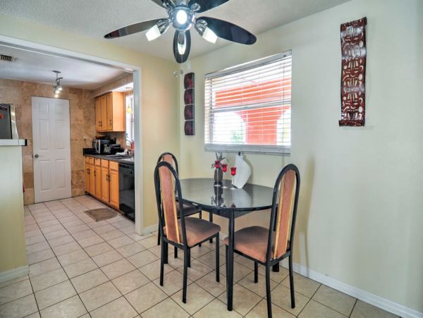 St. Petersburg Home 989758