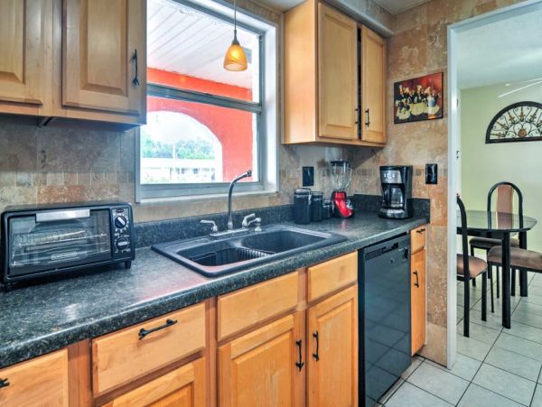 St. Petersburg Home 989758