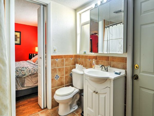 St. Petersburg Home 989758