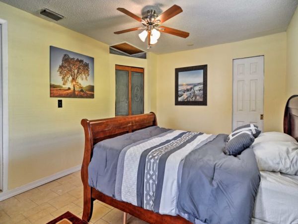 St. Petersburg Home 989758