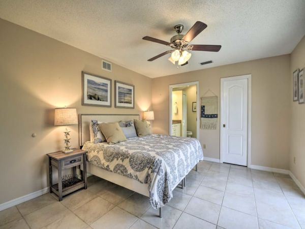 Daytona Beach Home 989766
