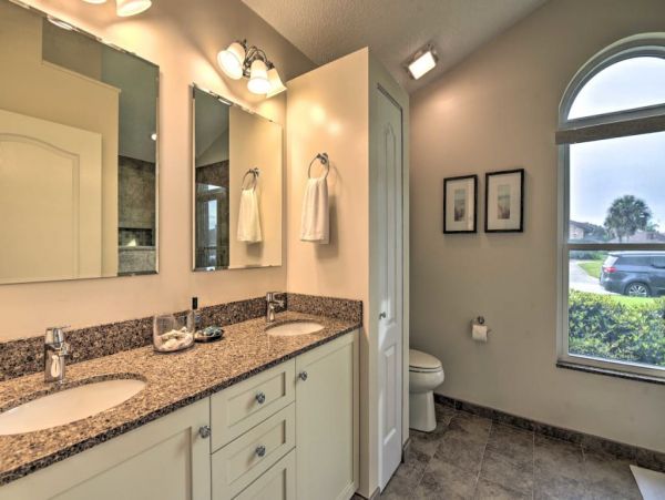 Daytona Beach Home 989766