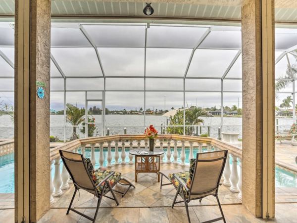 Cape Coral Three Bedroom Lake Front Vacation Rental