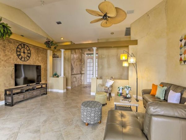 Cape Coral Three Bedroom Lake Front Vacation Rental