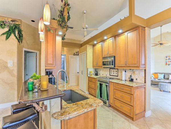 Cape Coral Three Bedroom Lake Front Vacation Rental