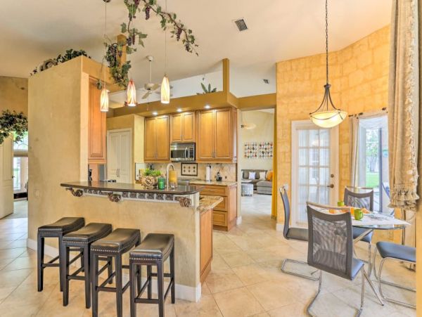 Cape Coral Three Bedroom Lake Front Vacation Rental