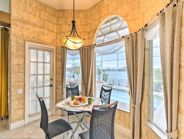Cape Coral Three Bedroom Lake Front Vacation Rental