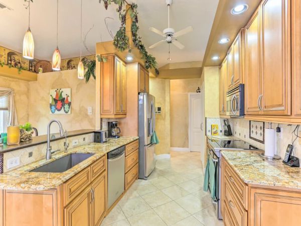 Cape Coral Three Bedroom Lake Front Vacation Rental