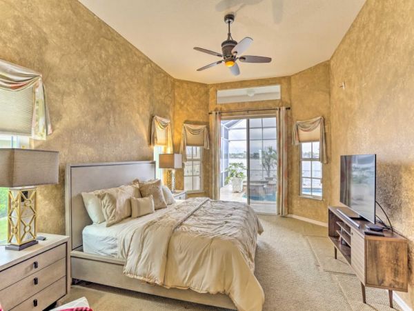 Cape Coral Three Bedroom Lake Front Vacation Rental
