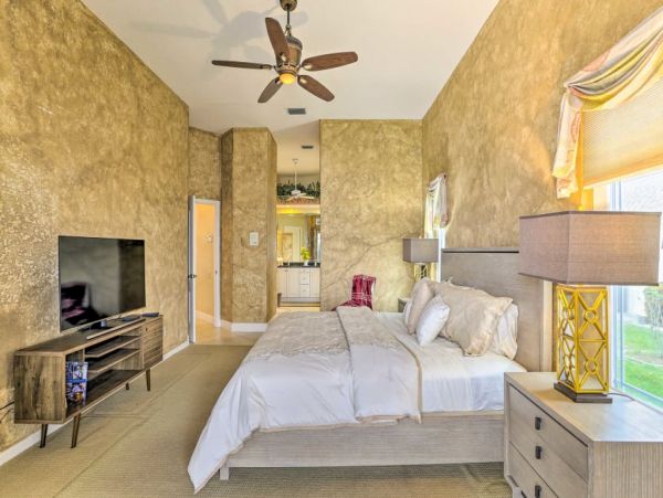 Cape Coral Three Bedroom Lake Front Vacation Rental