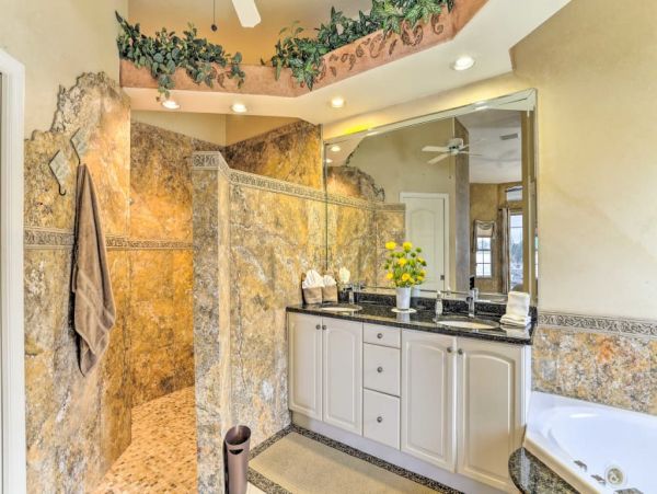 Cape Coral Three Bedroom Lake Front Vacation Rental