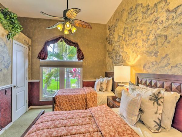 Cape Coral Three Bedroom Lake Front Vacation Rental