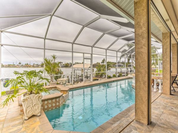 Cape Coral Three Bedroom Lake Front Vacation Rental