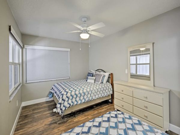 Tampa 4 Bedroom Home with Beautiful Lake View