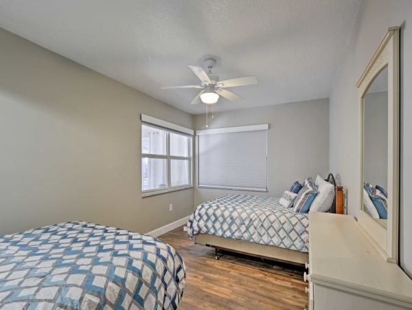 Tampa 4 Bedroom Home with Beautiful Lake View